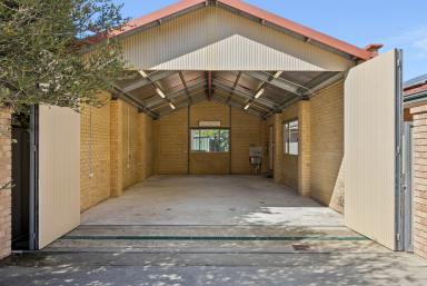 House For Sale - WA - Marangaroo - 6064 - In a Word: Functional  (Image 2)