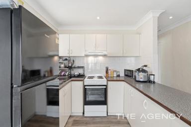 Apartment For Sale - WA - Wembley - 6014 - Spacious Top-Floor Sanctuary with Prime Location Appeal!  (Image 2)