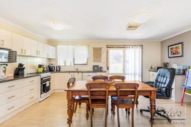 House For Lease - VIC - Golden Square - 3555 - Spacious & Functional Living in Golden Square  (Image 2)