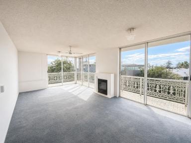 Unit For Lease - NSW - Wollongong - 2500 - Beach side Location!  (Image 2)
