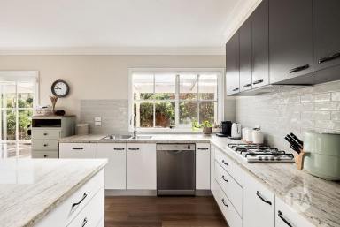 House For Sale - VIC - Bittern - 3918 - Charming Acreage Living  (Image 2)