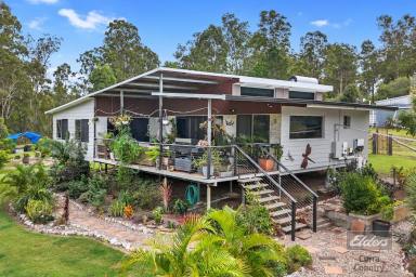 House For Sale - QLD - Bauple - 4650 - PREMIUM COUNTRY LIVING WITH SPACE AND PRIVACY  (Image 2)