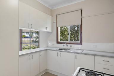 House For Sale - VIC - Seymour - 3660 - Position, Potential & Plenty of Space – 807m² in the Heart of Seymour  (Image 2)
