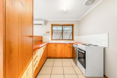 Unit For Sale - VIC - Mildura - 3500 - CONVENIENCE WITH ACCESSIBILITY  (Image 2)