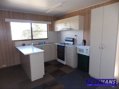 House For Lease - QLD - Nanango - 4615 - Cosy 2 bedroom with double garage  (Image 2)