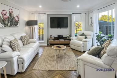 Townhouse For Lease - NSW - Dubbo - 2830 - FULLY FURNISHED Luxury 3-Bedroom Townhouse in Southlakes Estate  (Image 2)