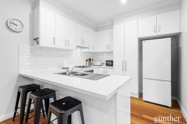 Townhouse For Sale - VIC - Healesville - 3777 - Zitas Country Town House  (Image 2)