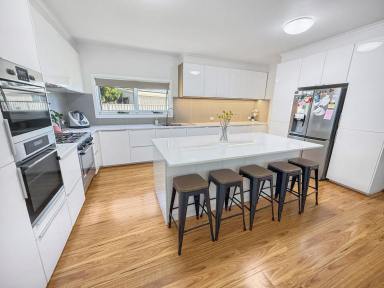 House For Sale - NSW - Leeton - 2705 - A TOUCH OF LUXURY  (Image 2)