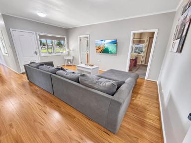 House For Sale - NSW - Leeton - 2705 - A TOUCH OF LUXURY  (Image 2)