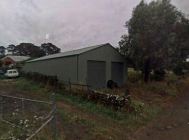 House For Sale - NSW - Gunning - 2581 - Serious Renovator Required Dual Occupancy on 1500m² with Large Shed & Rear Lane Access  (Image 2)