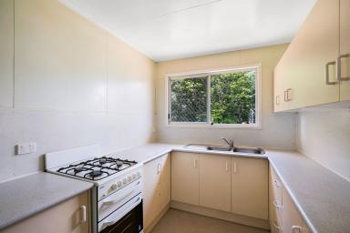 Unit Leased - QLD - Rockville - 4350 - This tidy 2-bedroom unit is now available, featuring a generous fully fenced yard.  (Image 2)