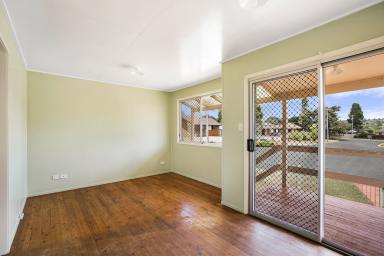 Unit Leased - QLD - Rockville - 4350 - This tidy 2-bedroom unit is now available, featuring a generous fully fenced yard.  (Image 2)