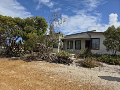 House For Sale - WA - Hopetoun - 6348 - Barrens View  (Image 2)