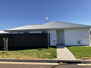 House For Lease - NSW - Tamworth - 2340 - Near New Granny Flat at The Meadows  (Image 2)