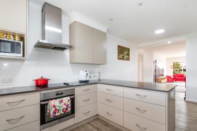 House For Lease - VIC - Hamilton - 3300 - Brick home in a peaceful location  (Image 2)