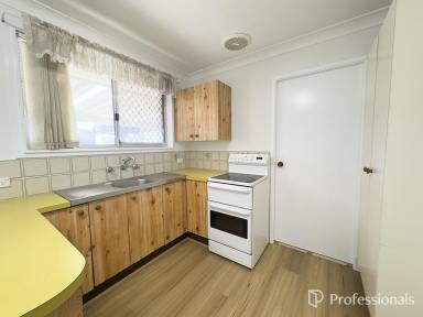 House For Lease - NSW - West Tamworth - 2340 - 11 Maxwell Street, West Tamworth  (Image 2)