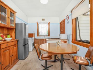 House For Lease - TAS - Devonport - 7310 - Comfort and Convenience  (Image 2)