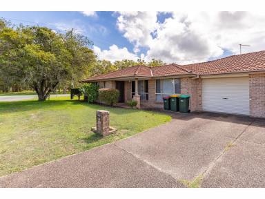 Villa Sold - NSW - Forster - 2428 - INVESTOR ALERT/DUAL VILLA OPPORTUNITY IN PRIME FORSTER LOCATION  (Image 2)