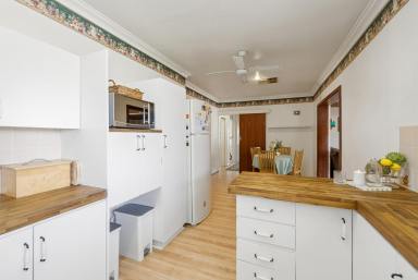 House For Sale - WA - Kelmscott - 6111 - Attractive development opportunity awaits!  (Image 2)