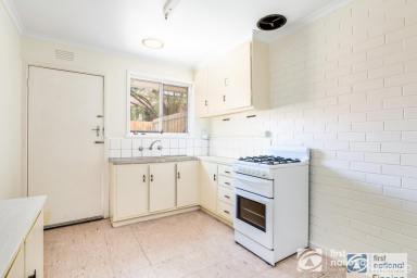 Unit For Lease - VIC - Hampton Park - 3976 - Low maintenance living  (Image 2)