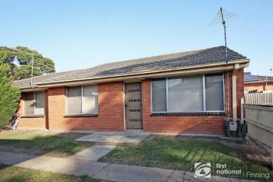 Unit Leased - VIC - Hampton Park - 3976 - Low maintenance living  (Image 2)