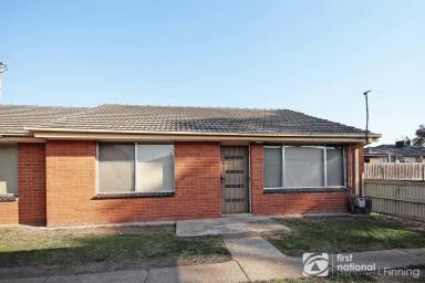 Unit For Lease - VIC - Hampton Park - 3976 - Low maintenance living  (Image 2)