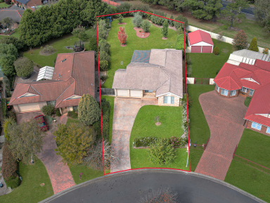 House For Sale - NSW - Bowral - 2576 - Move In Ready! (Image 2)