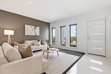 House For Sale - VIC - North Bendigo - 3550 - Quality Townhouse Living Near Bendigo Hospital & CBD  (Image 2)