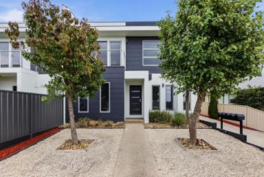 House For Sale - VIC - North Bendigo - 3550 - Quality Townhouse Living Near Bendigo Hospital & CBD  (Image 2)