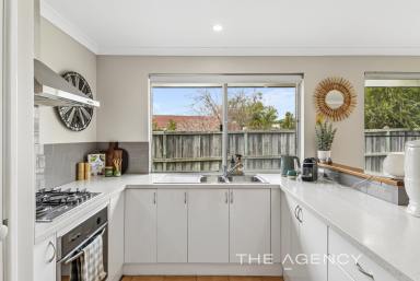 House For Sale - WA - Ellenbrook - 6069 - CHARMING 3 BEDROOM HOME - MOVE IN READY!!  (Image 2)