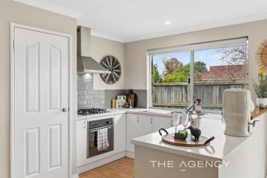 House For Sale - WA - Ellenbrook - 6069 - CHARMING 3 BEDROOM HOME - MOVE IN READY!!  (Image 2)