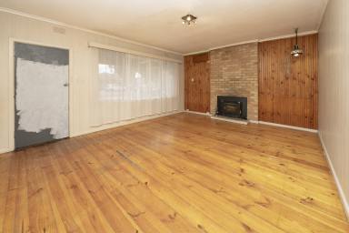 House For Sale - VIC - Swan Hill - 3585 - Your Perfect Family Home Awaits  (Image 2)