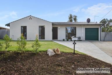 House For Sale - WA - Parmelia - 6167 - PICTURE-PERFECT, FULLY RENOVATED LIVING ON A PRIVATE ELEVATED BLOCK  (Image 2)