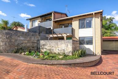 Townhouse For Sale - WA - Como - 6152 - COMFORTABLE & CONVENIENT  (Image 2)
