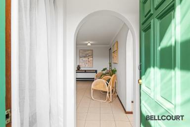 Townhouse For Sale - WA - Como - 6152 - COMFORTABLE & CONVENIENT  (Image 2)