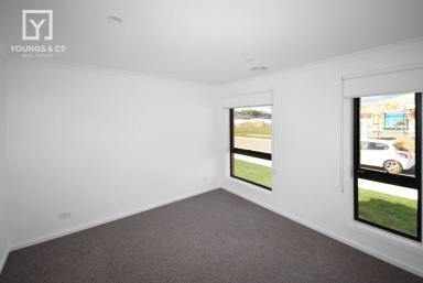 House For Sale - VIC - Mooroopna - 3629 - Only Two Years Old - Modern and Fresh  (Image 2)