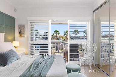 Townhouse For Sale - WA - Mindarie - 6030 - HAMPTONS-INSPIRED MARINA LIVING  (Image 2)