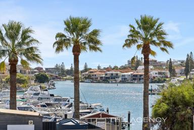 Townhouse For Sale - WA - Mindarie - 6030 - HAMPTONS-INSPIRED MARINA LIVING  (Image 2)
