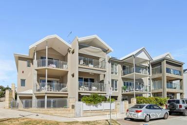 Townhouse For Sale - WA - Mindarie - 6030 - HAMPTONS-INSPIRED MARINA LIVING  (Image 2)