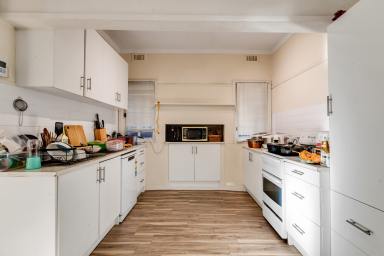 House For Sale - VIC - Mildura - 3500 - GREAT BUYING - CHARMING HOME  (Image 2)