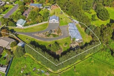 House For Sale - VIC - Toora - 3962 - Acreage lifestyle in the heart of town  (Image 2)