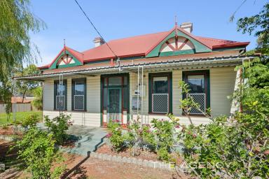 House For Sale - WA - Bellevue - 6056 - A Rare 1915 Treasure, With Space, Timeless Features and Endless Possibilities  (Image 2)