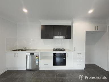 House For Lease - NSW - Kootingal - 2352 - 2/33 Garden Street  (Image 2)