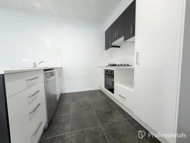 House For Lease - NSW - Kootingal - 2352 - 1/33 Garden Street  (Image 2)