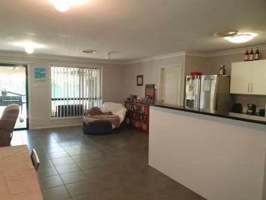 House For Sale - NSW - Muswellbrook - 2333 - SPACIOUS LIVING PLAN IN THIS PRACTICAL FOUR (4X) BEDROOM HOME WITH DOUBLE GARAGE AND ENSUITE  (Image 2)