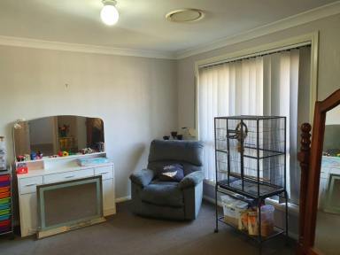 House For Sale - NSW - Muswellbrook - 2333 - SPACIOUS LIVING PLAN IN THIS PRACTICAL FOUR (4X) BEDROOM HOME WITH DOUBLE GARAGE AND ENSUITE  (Image 2)