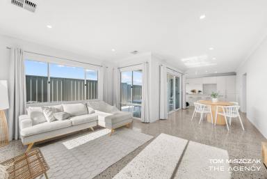 House For Sale - WA - Queens Park - 6107 - Stunning Designer Home In A Perfectly Private Position  (Image 2)