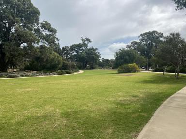 House For Sale - WA - Lakelands - 6180 - LAKELANDS SPECIAL !!  (Image 2)