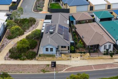 House For Sale - WA - Lakelands - 6180 - LAKELANDS SPECIAL !!  (Image 2)