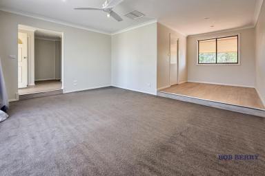 House For Lease - NSW - Dubbo - 2830 - Fantastic location, just moments from shopping, public transport, schools, and the Botanical Gardens.  (Image 2)